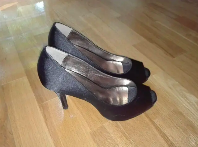 Zapatos tacón peep toe elegantes