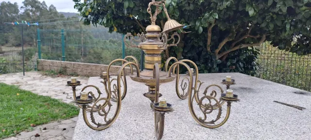 Lámpara metálica sin tulipas