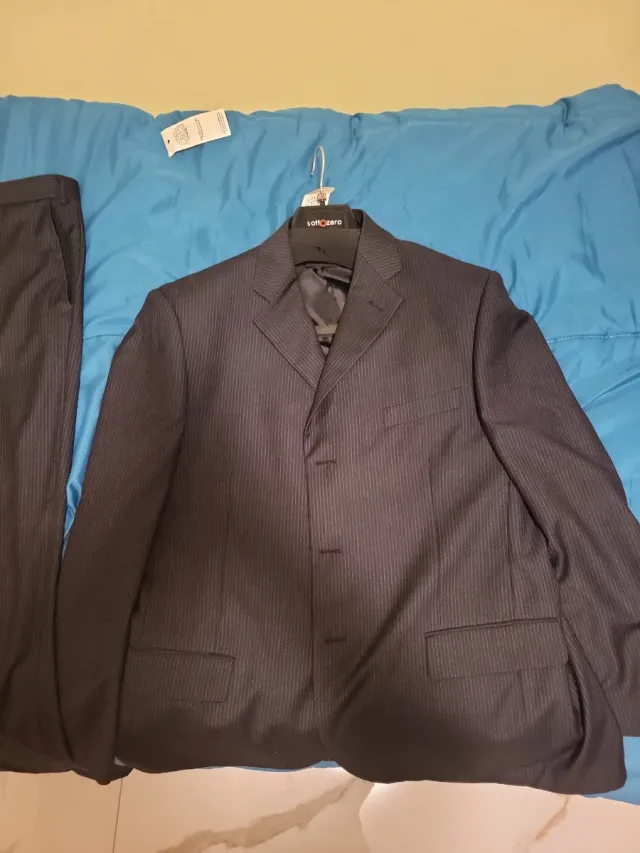 Completo elegante uomo indossato pochissime volte