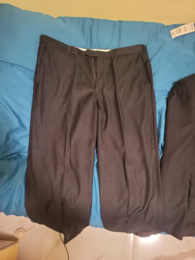 Completo elegante uomo indossato pochissime volte