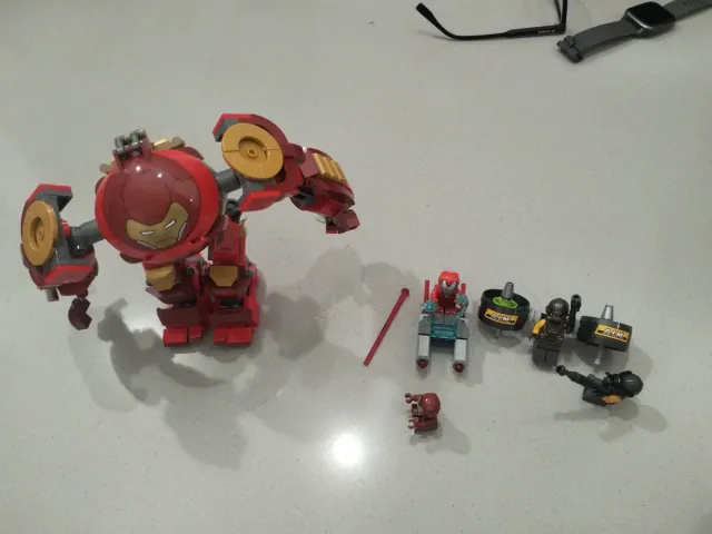 LEGO Avengers 76164 Hulkbuster vs. A.I.M. Agent
