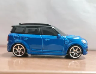 Miniatura auto BMW Mini Cooper Countryman blu