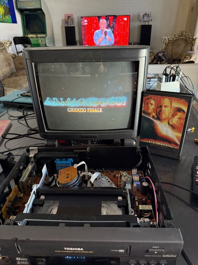 VIDEO REGISTRATORE VHS TOSHIBA V710W HI-FI STEREO