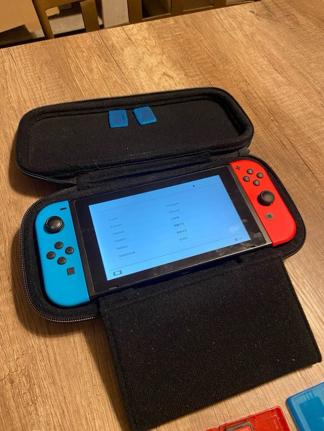 Nintendo Switch Vermelho e Azul