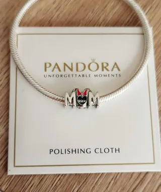 Charm Mamá Lazo Rojo Minnie Mouse de Disney