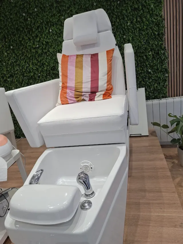 Muebles completos para pedicura de lujo