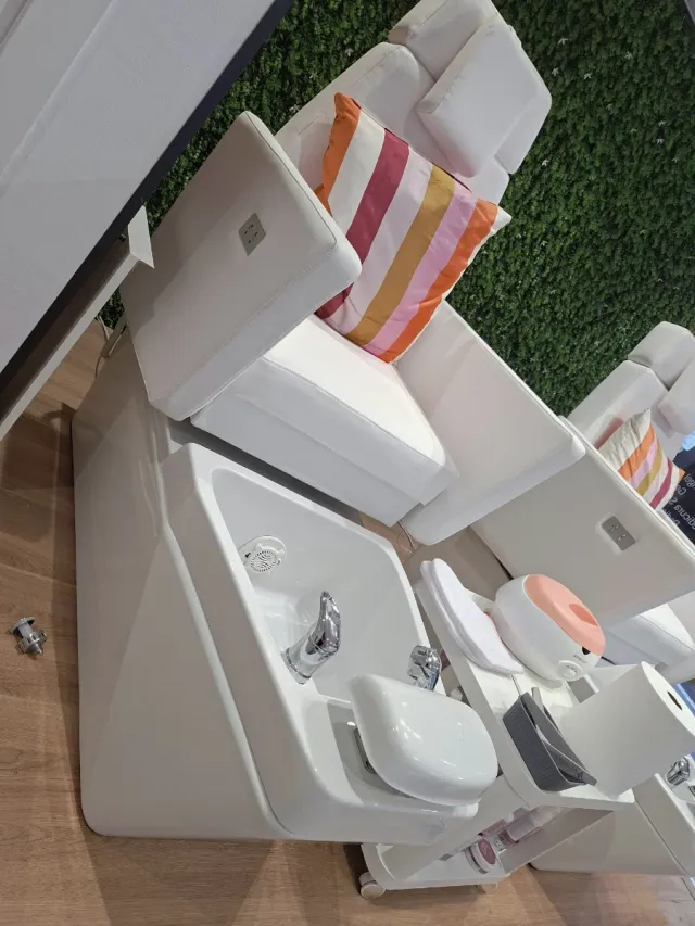 Muebles completos para pedicura de lujo