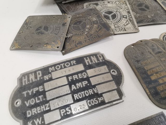 Chapas identificativas motores antiguos