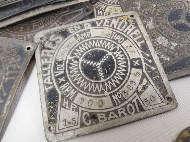 Chapas identificativas motores antiguos