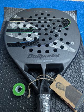 Bullpadel Hack 04 Hybrid 2026