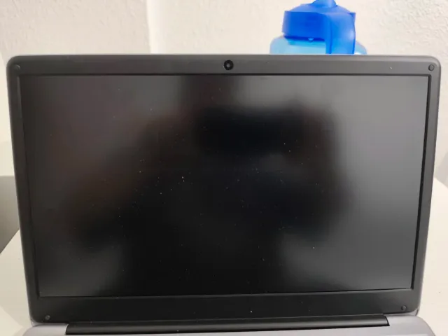 Portátil Gris y Negro