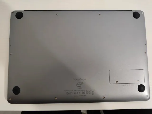 Portátil Gris y Negro