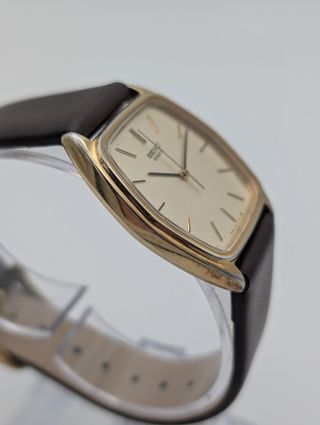 Reloj Seiko Quartz Hexagonal Dorado Marrón