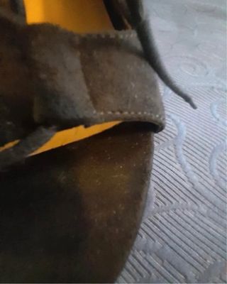 Sandali con zeppa alta beige e nere