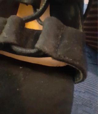 Sandali con zeppa alta beige e nere