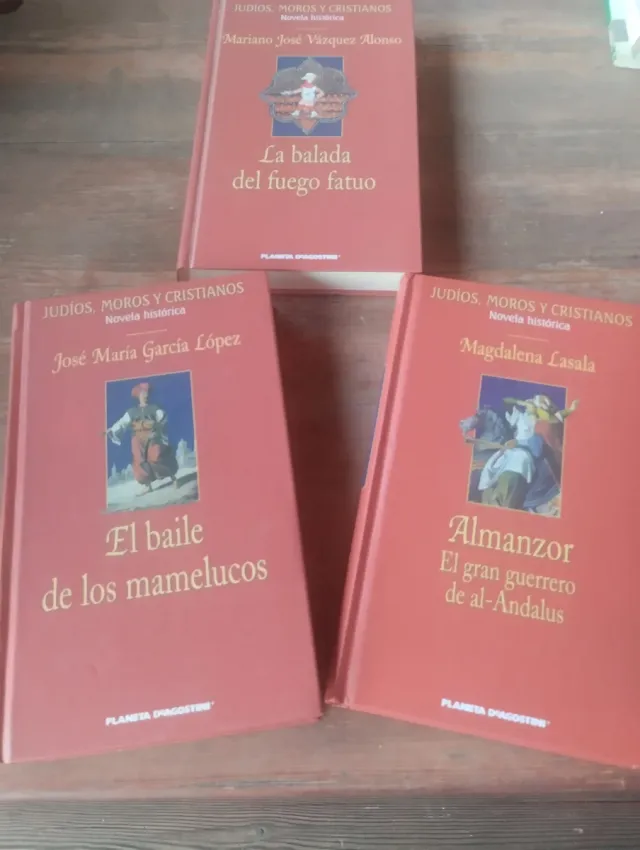 Lote 3 libros de novela histórica.