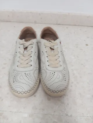 Zapatos de cordones Pikolinos mujer beige