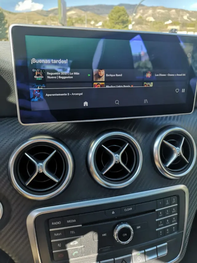 Monitor 10,25" GPS 4G LTE MERCEDES