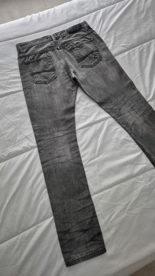 Pantalón Vaquero Gris Ajustado Pull&Bear