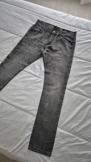 Pantalón Vaquero Gris Ajustado Pull&Bear