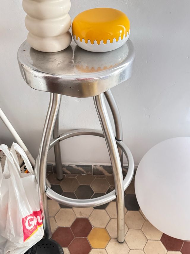Taburete alto metal y plástico