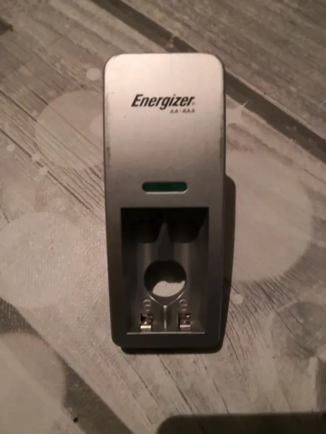 Cargador Energizer AA AAA