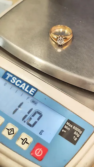 Solitario Oro 18 kt con Diamante de 0'5 k