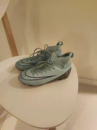 Botas de fútbol Nike infantiles T.34