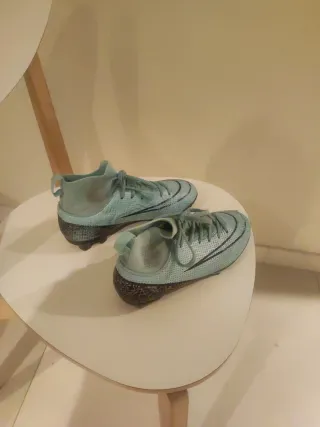 Botas de fútbol Nike infantiles T.34