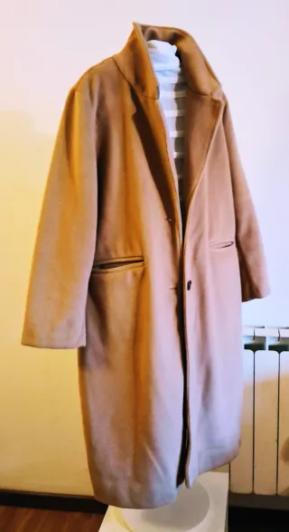 Abrigo Camel Oversize Talla XXL (48-50).