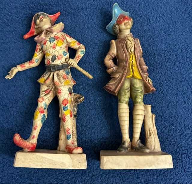Figuras de colección estilo Arlequín y Pierrot