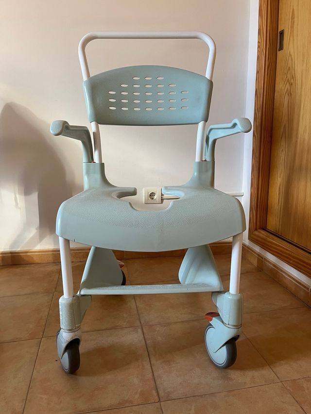 Silla para baño asistido marca ETAC