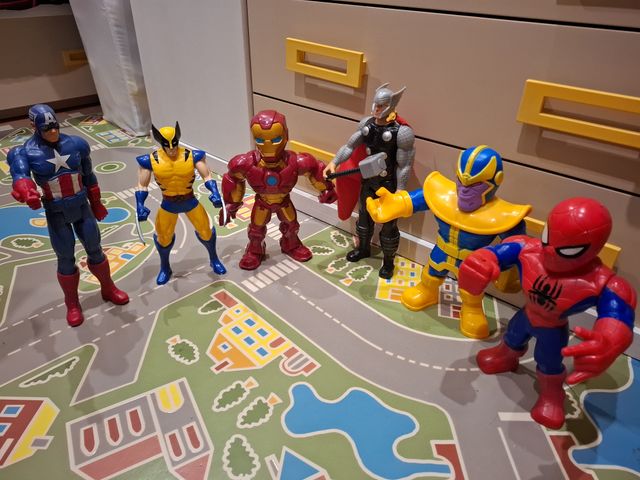 Figuras Superhéroes Marvel Capitán América y Wolve