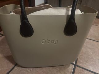 Borsa O bag Beige e Nera