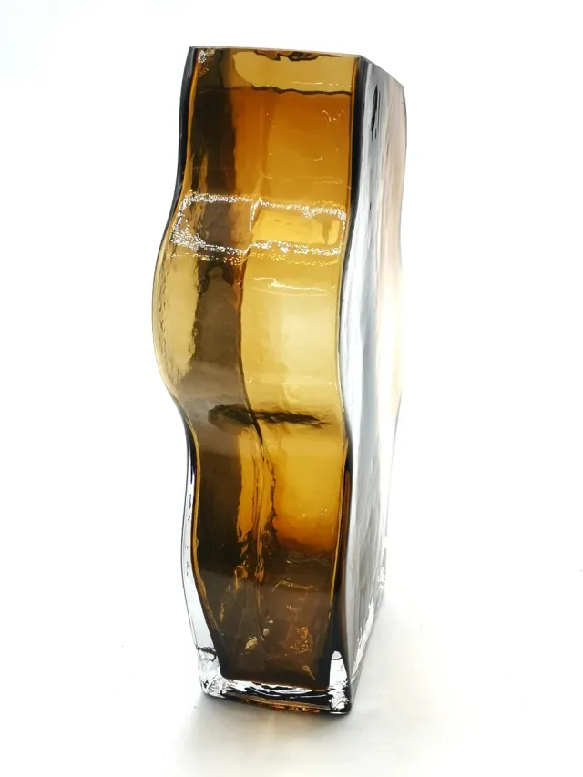 Bonito jarrón de vidrio vintage color caramelo