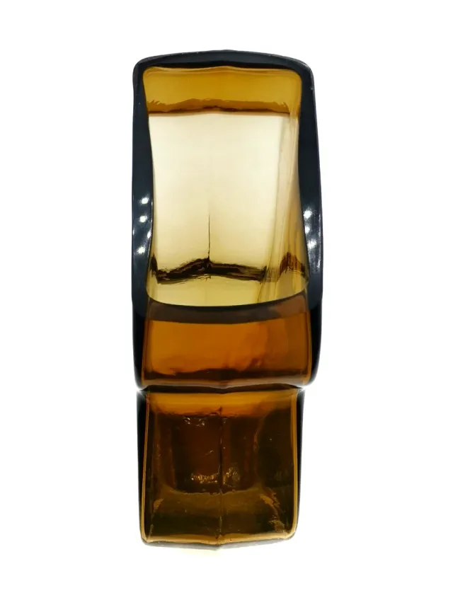 Bonito jarrón de vidrio vintage color caramelo