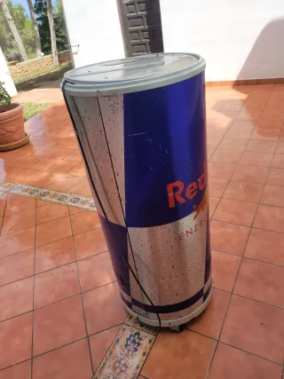 Nevera Red Bull (no funciona) ... de momento.