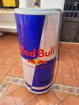 Nevera Red Bull (no funciona) ... de momento.