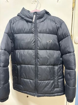 Abrigo Hollister Talla XS Negro