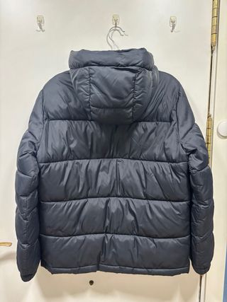 Abrigo Hollister Talla XS Negro