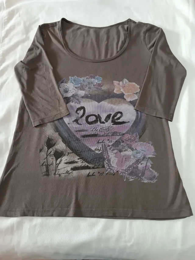 Camiseta mujer Love corazón flores