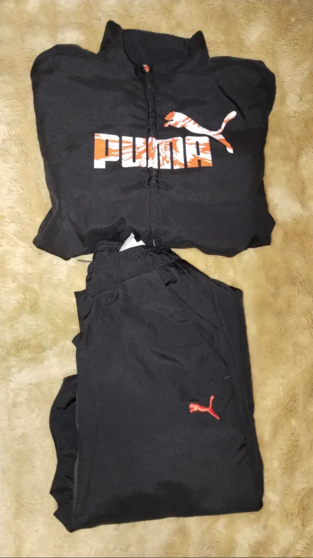 Conjunto deportivo Puma negro Talla 9'10 años