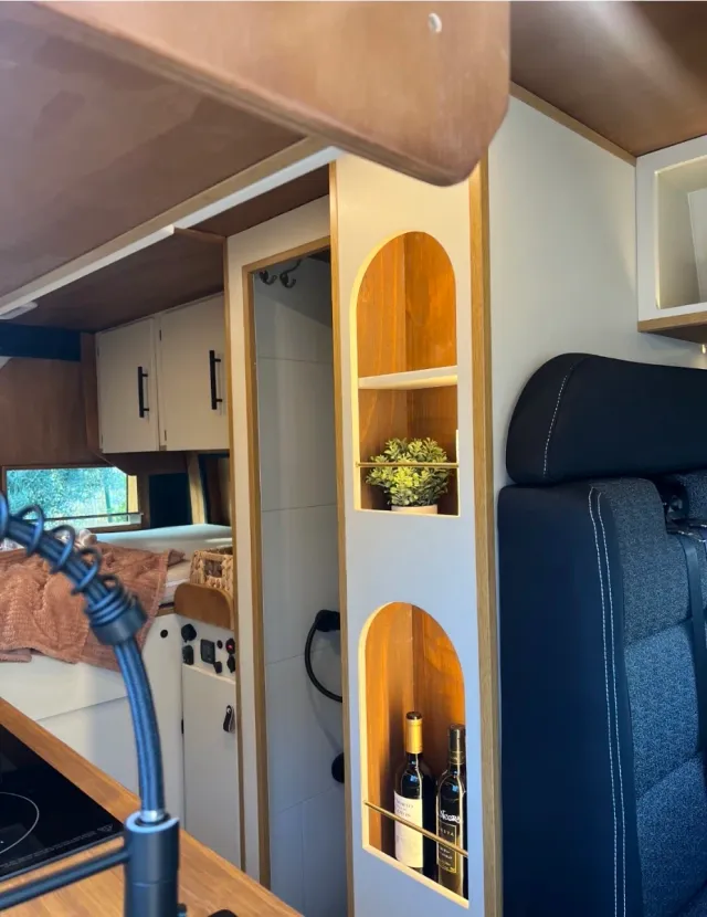 Furgoneta camper recién camperizada