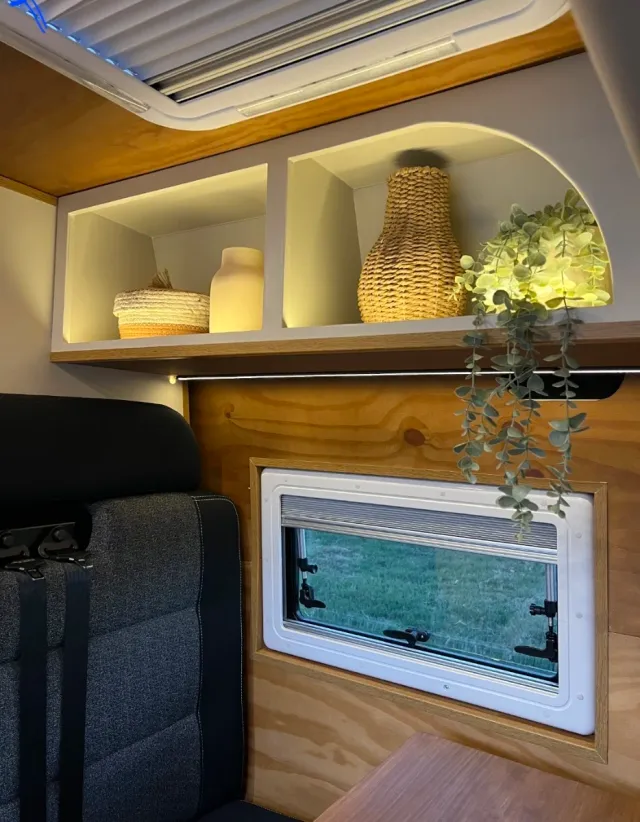 Furgoneta camper recién camperizada