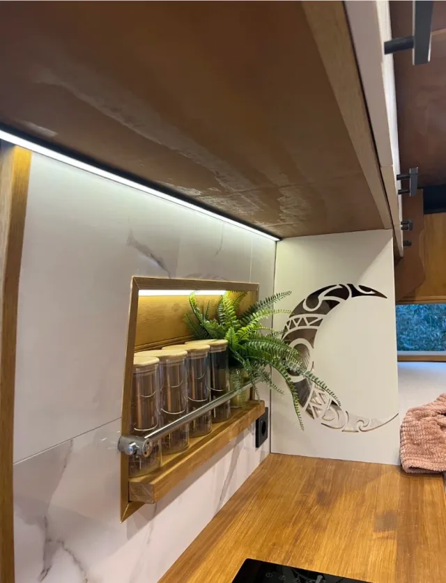 Furgoneta camper recién camperizada