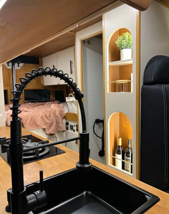 Furgoneta camper recién camperizada