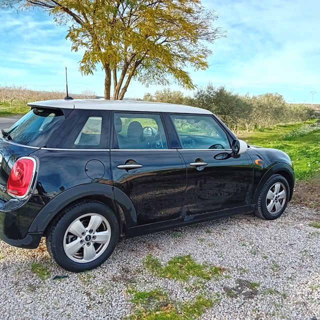 MINI COOPER D 1.5 116 CV