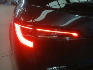 Suzuki Swace 1.8 GLE Hybrid