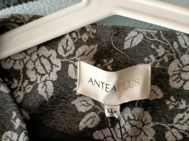 Chaqueta Antea Plus Estampada Flores Talla XL+