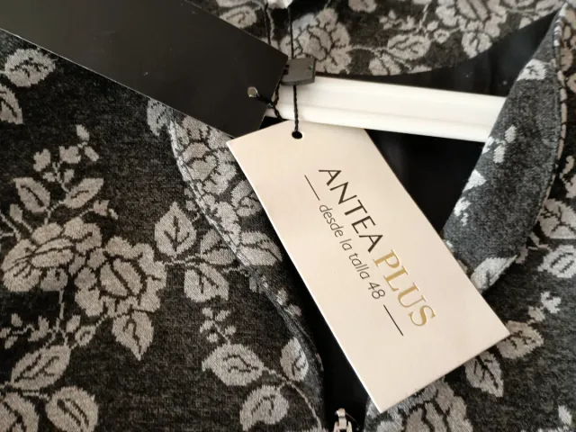 Chaqueta Antea Plus Estampada Flores Talla XL+